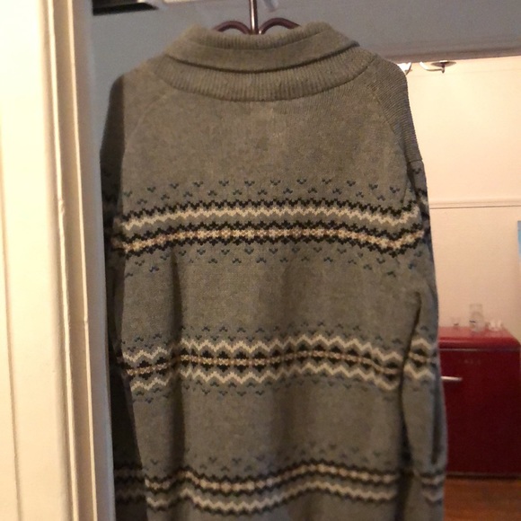 Medium Dockers sweater - Picture 4 of 4